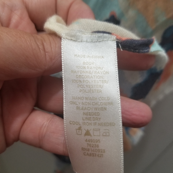 Loft Outlet Beautiful Shawl Tie front Lace Back OS - Picture 3 of 5